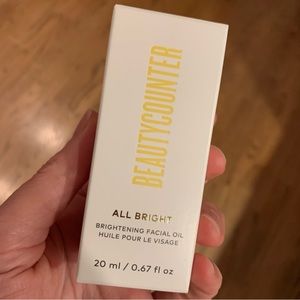 NWT Beautycounter Brightening Facial Oil